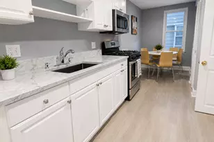 1812 W Erie St, Chicago, IL 60622 - Photo 17