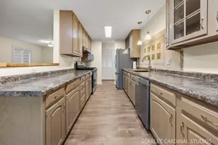 30W261 Leominster Ct, Warrenville, IL 60555 - Photo 5