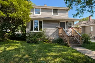 813 Richmond St, Joliet, IL 60435 - Photo 1