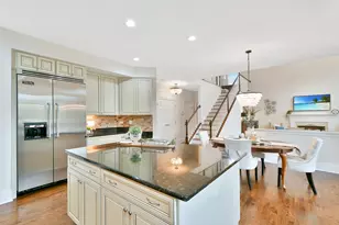 8 Prairie Landings Ct, Hawthorn Woods, IL 60047 - Photo 15