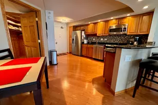 300 N State St, Chicago, IL 60654 - Photo 5