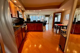 300 N State St, Chicago, IL 60654 - Photo 3