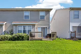 1203 Riviera Dr, Bloomington, IL 61701 - Photo 5