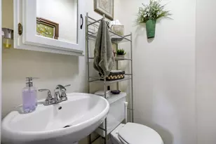 223 Ellen St, Sycamore, IL 60178 - Photo 7
