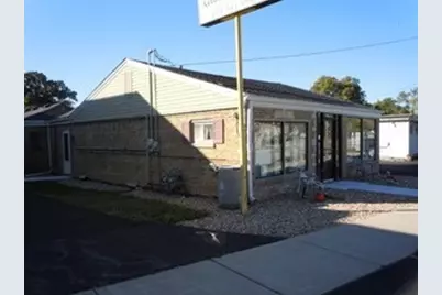 138 W Irving Park Road #front, Wood Dale, IL 60191 - Photo 5