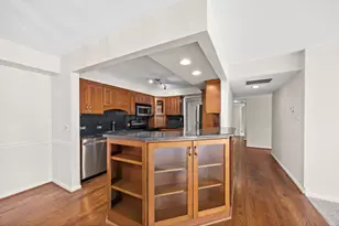 124 Carriage Way Dr, Burr Ridge, IL 60527 - Photo 7