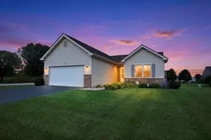 900 Jefferson Ave, McHenry, IL 60050 - Photo 1