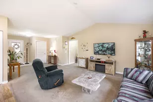 900 Jefferson Ave, McHenry, IL 60050 - Photo 5