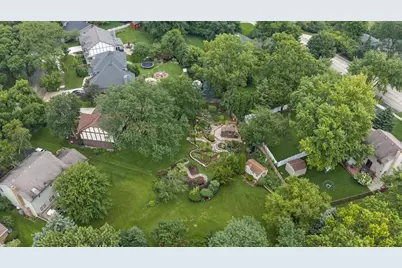 808 Lyndhurst Court, Naperville, IL 60563 - Photo 35