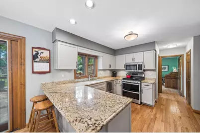 808 Lyndhurst Court, Naperville, IL 60563 - Photo 9