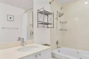 520 N Halsted St, Chicago, IL 60642 - Photo 21