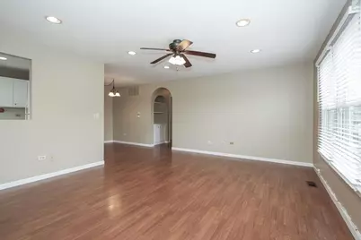 1063 Hampton Harbor #1063, Schaumburg, IL 60193 - Photo 7