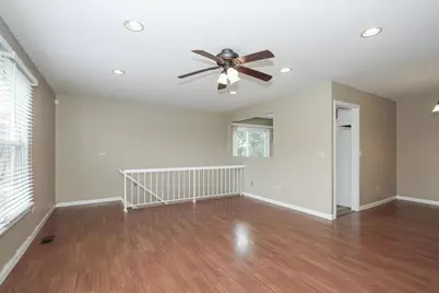 1063 Hampton Harbor #1063, Schaumburg, IL 60193 - Photo 5