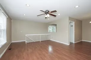 1063 Hampton Harbor, Schaumburg, IL 60193 - Photo 5