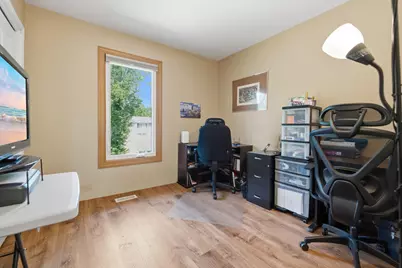 152 S Lancaster Drive, Bolingbrook, IL 60440 - Photo 5