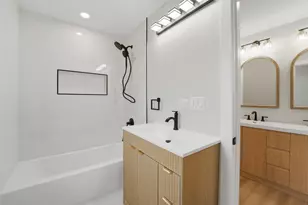 163 W Manchester Dr, Wheeling, IL 60090 - Photo 17