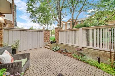 106 Bishop Quarter Lane #0, Oak Park, IL 60302 - Photo 5