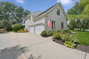 9200 Falling Waters Dr, Burr Ridge, IL 60527 - Photo 51