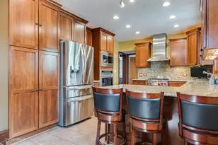 6100 N Mason Ave, Chicago, IL 60646 - Photo 3
