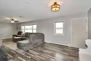 365 N Elm St, Herscher, IL 60941 - Photo 3