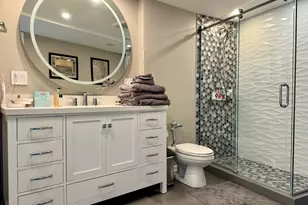 300 N State St, Chicago, IL 60654 - Photo 9