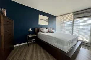 300 N State St, Chicago, IL 60654 - Photo 3