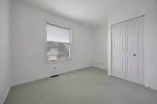 784 Leicester Rd, Elk Grove Village, IL 60007 - Photo 17