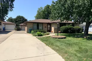1113 Lincoln Ave, Ottawa, IL 61350 - Photo 1