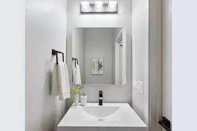 5689 N Lincoln Avenue #4S, Chicago, IL 60659 - Photo 5
