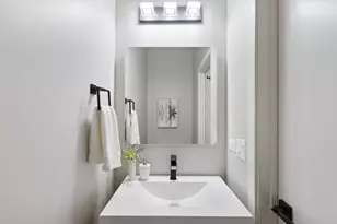 5689 N Lincoln Ave, Chicago, IL 60659 - Photo 5