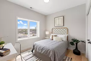 5689 N Lincoln Ave, Chicago, IL 60659 - Photo 13