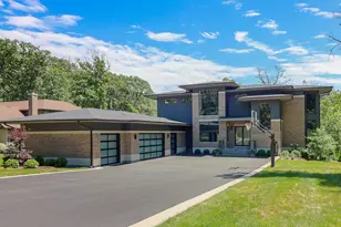 105 W Glendale Terrace, Roselle, IL 60172 - Photo 3