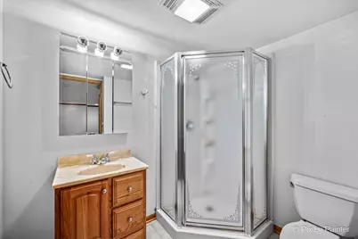 364 E Lincoln Avenue, Glendale Heights, IL 60139 - Photo 17