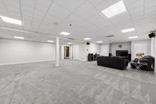 158 E Columbia Ave, Elmhurst, IL 60126 - Photo 33