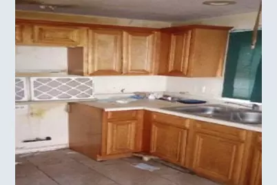 2225 S Kenneth Avenue, Chicago, IL 60623 - Photo 5