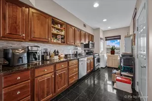 4211 N Keystone Ave, Chicago, IL 60641 - Photo 7