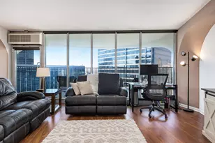 300 N State St, Chicago, IL 60654 - Photo 11