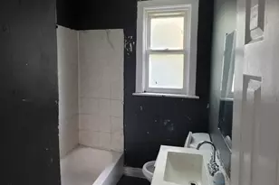 11936 S Prairie Ave, Chicago, IL 60628 - Photo 7