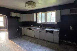 11936 S Prairie Ave, Chicago, IL 60628 - Photo 5
