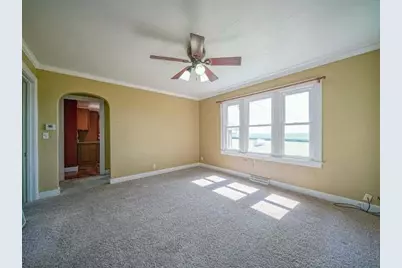 927 N Valentine Road, Polo, IL 61064 - Photo 5