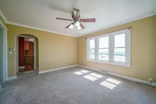 927 N Valentine Rd, Polo, IL 61064 - Photo 5