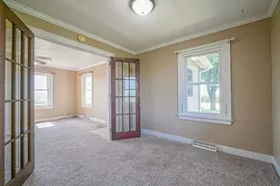 927 N Valentine Rd, Polo, IL 61064 - Photo 9