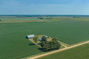 927 N Valentine Rd, Polo, IL 61064 - Photo 3