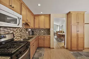 9232 Parkside Ave, Oak Lawn, IL 60453 - Photo 13