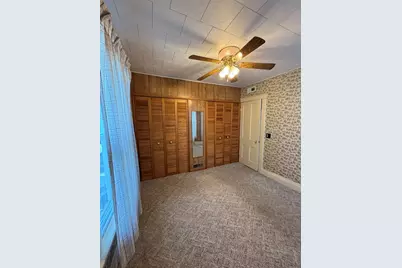 111 N Adams Street, Carthage, IL 62321 - Photo 41