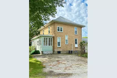 111 N Adams Street, Carthage, IL 62321 - Photo 3