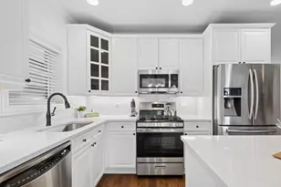 2147 W Rice St, Chicago, IL 60622 - Photo 9