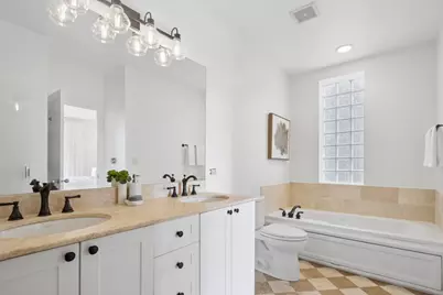 2147 W Rice Street #2E, Chicago, IL 60622 - Photo 15