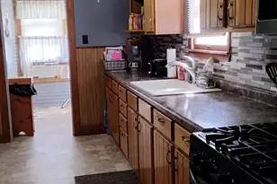 319 S Main St, Gilman, IL 60938 - Photo 7