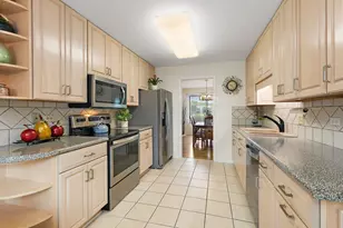 404 Shoreline Rd, Lake Barrington, IL 60010 - Photo 13